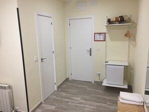 더블룸 (2 Beds private bathroom) | 책상, 방음 설비, 무료 WiFi, 침대 시트
