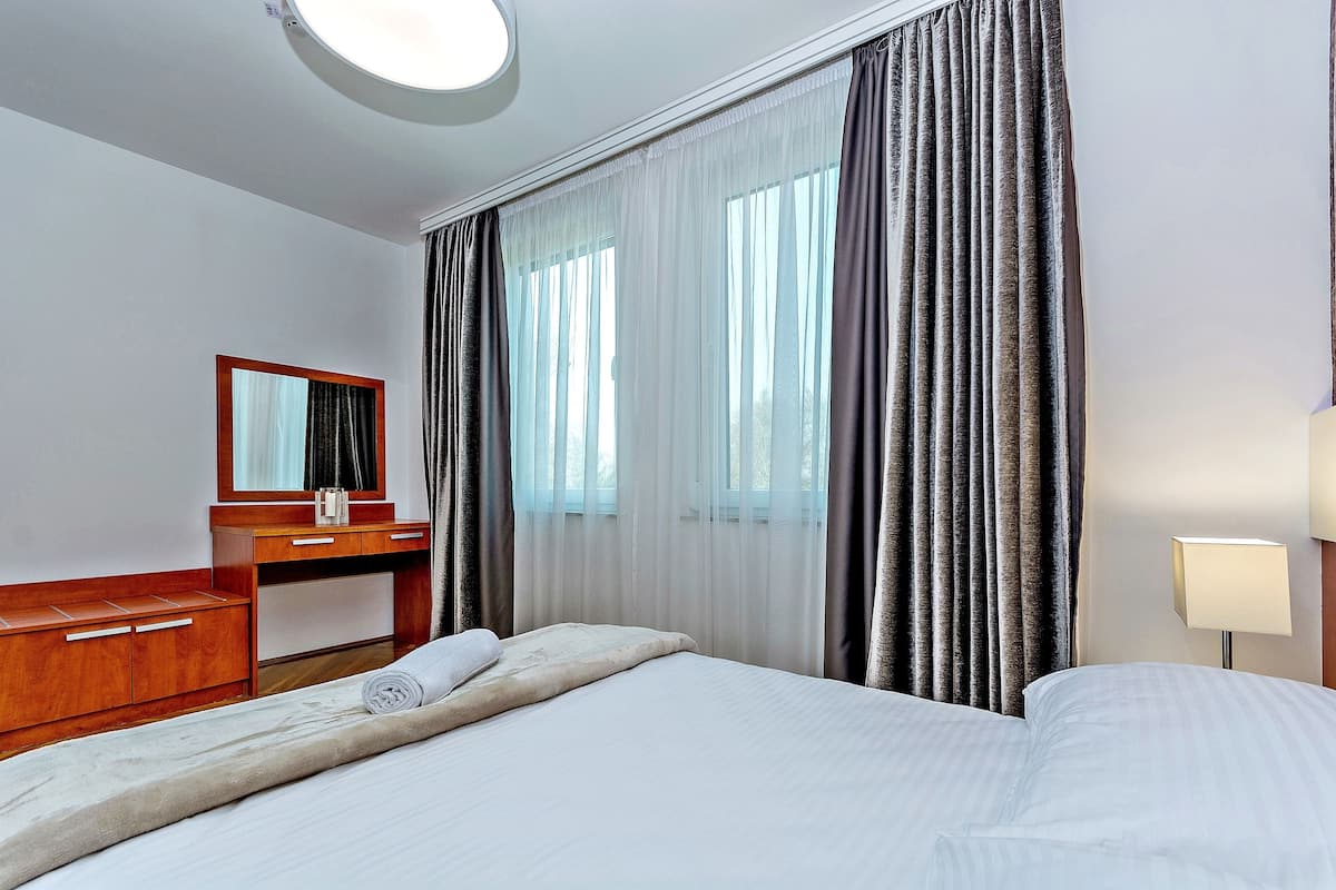 Ropa de cama de alta calidad y minibar