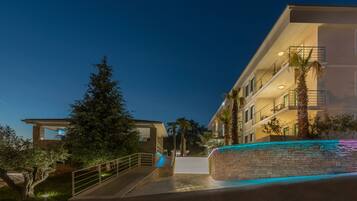 Outdoor pool, pool umbrellas, pool loungers