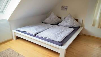 2 bedrooms, free cots/infant beds