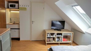 Studio | Private kitchen | Fridge, microwave, oven, stovetop - Ferienwohnung Keil (Winterberg)