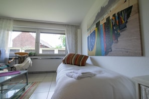 1 habitación, decoración personalizada y muebles diferentes