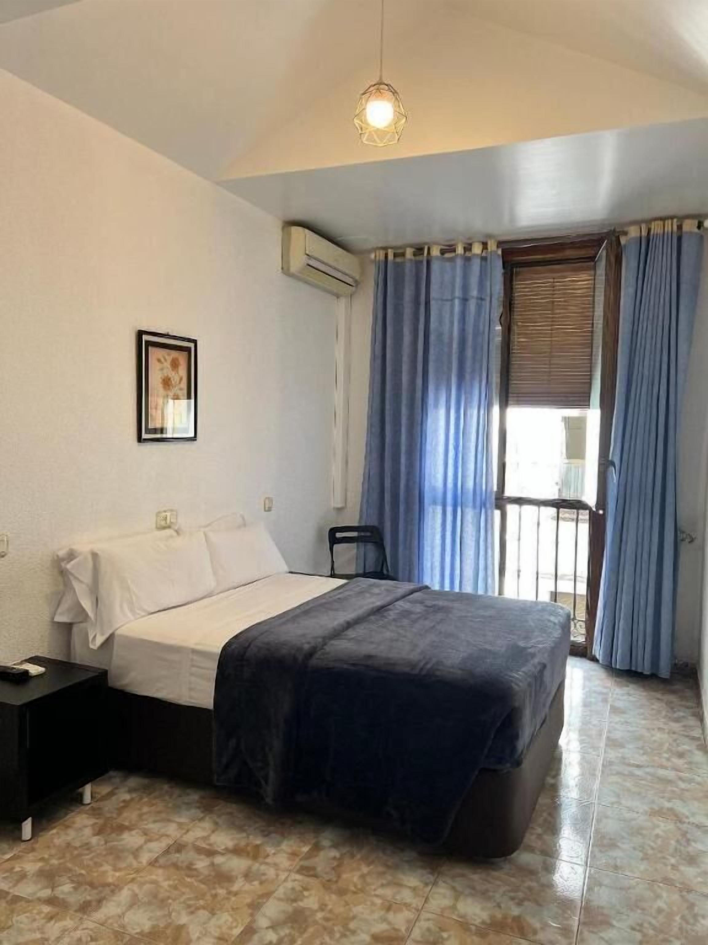 Chambre Double, salle de bains privée