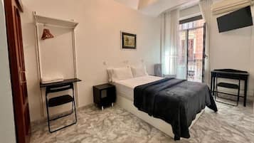 Double Room, Private Bathroom | Desk, free WiFi, bed sheets