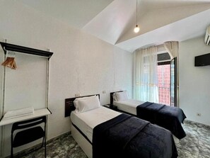 Twin Room, Private Bathroom | Desk, free WiFi, bed sheets - Hostal Palacios Fuencarral (Madrid)