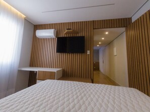 Minibar, wifi gratis y ropa de cama