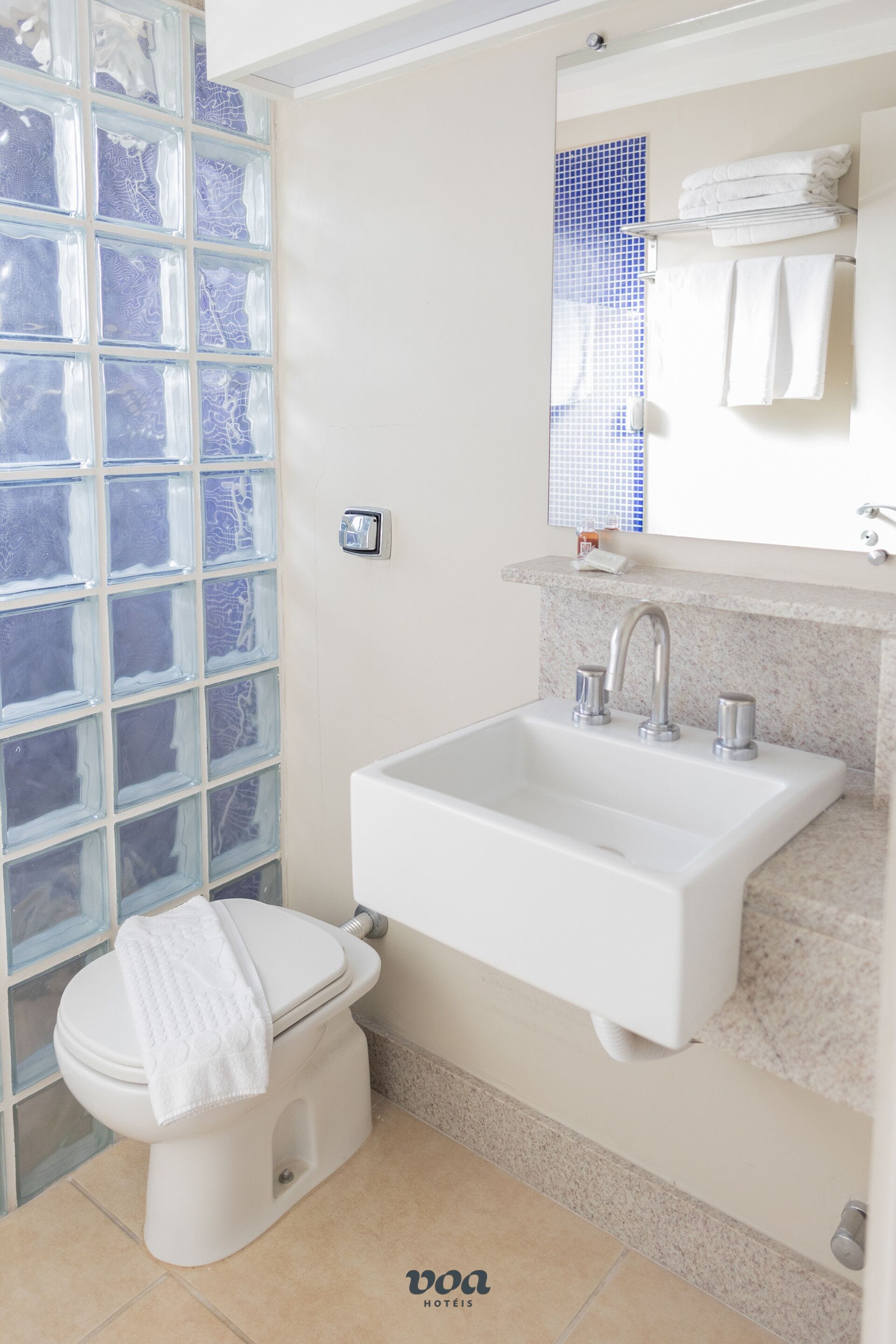 economy quadruple room | bathroom | shower, towels