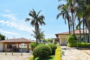 Área de parrillas y picnic