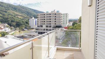 Minibar, wifi gratis y ropa de cama