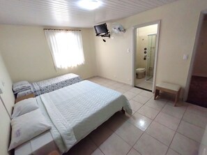 Minibar y ropa de cama