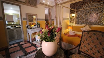 Suite Eksekutif | Seprai premium, tempat tidur Select Comfort, dan brankas