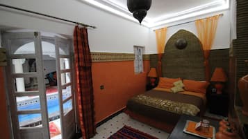 1 sovrum, sängtillbehör av högsta kvalitet och Select Comfort-madrasser