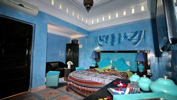 1 sovrum, sängtillbehör av högsta kvalitet och Select Comfort-madrasser