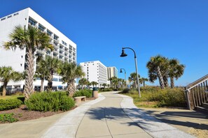 Exterior - Holiday Sands North On the Boardwalk (Myrtle Beach)