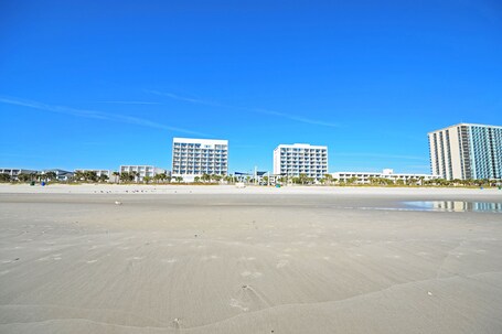 Holiday Sands North On the Boardwalk - Image 8
