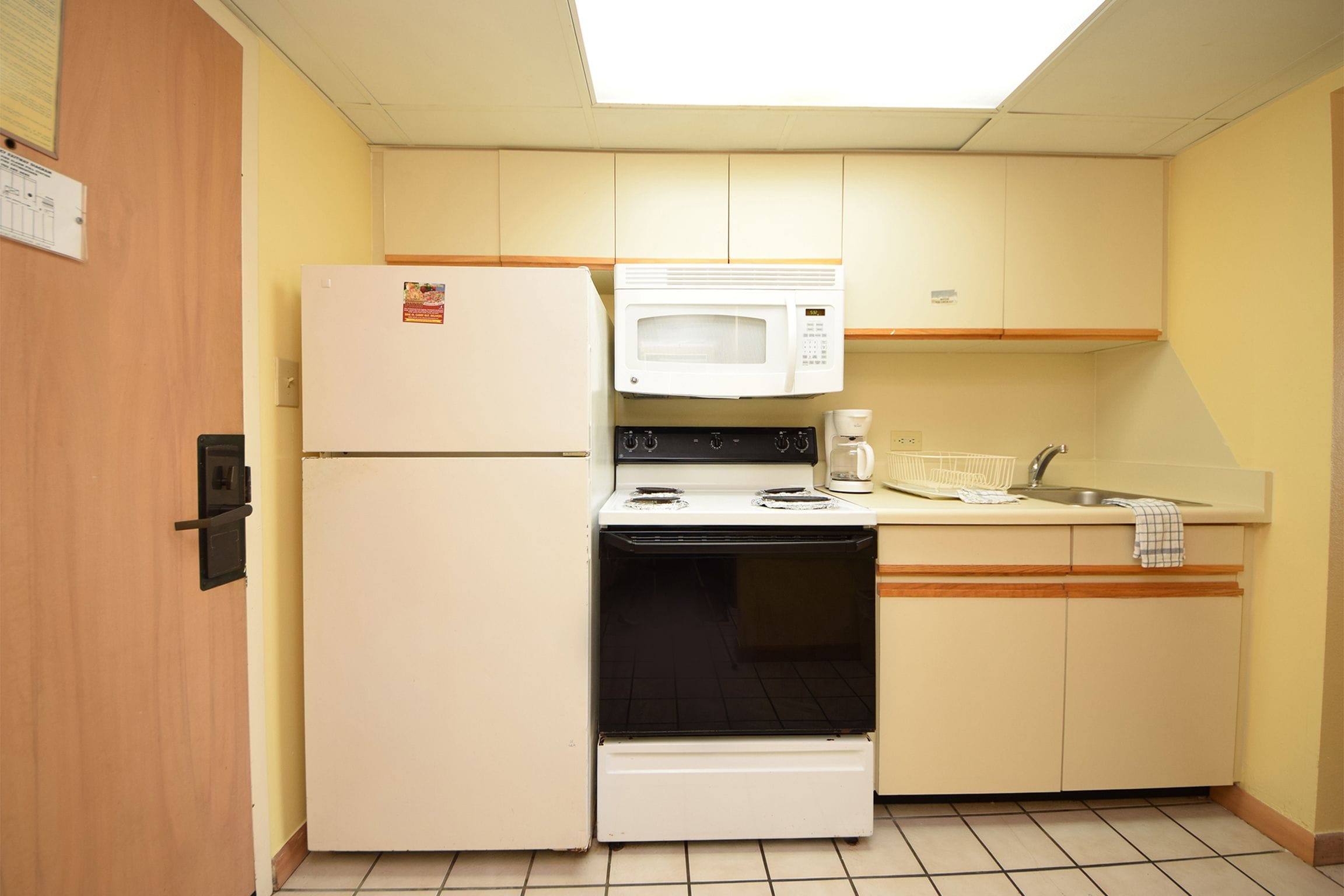 1 bedroom boulevard view efficiency with 2 double beds - d | private kitchenette | full-sized fridge, microwave, coffee/tea maker