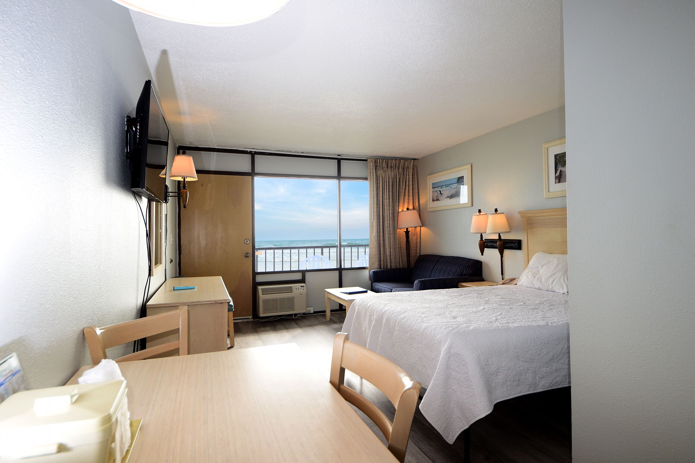 1 bedroom oceanfront (non-efficiency) with 1 queen bed and 1 sleeper sofa - c1n | 1 bedroom, in-room safe, desk, blackout curtains