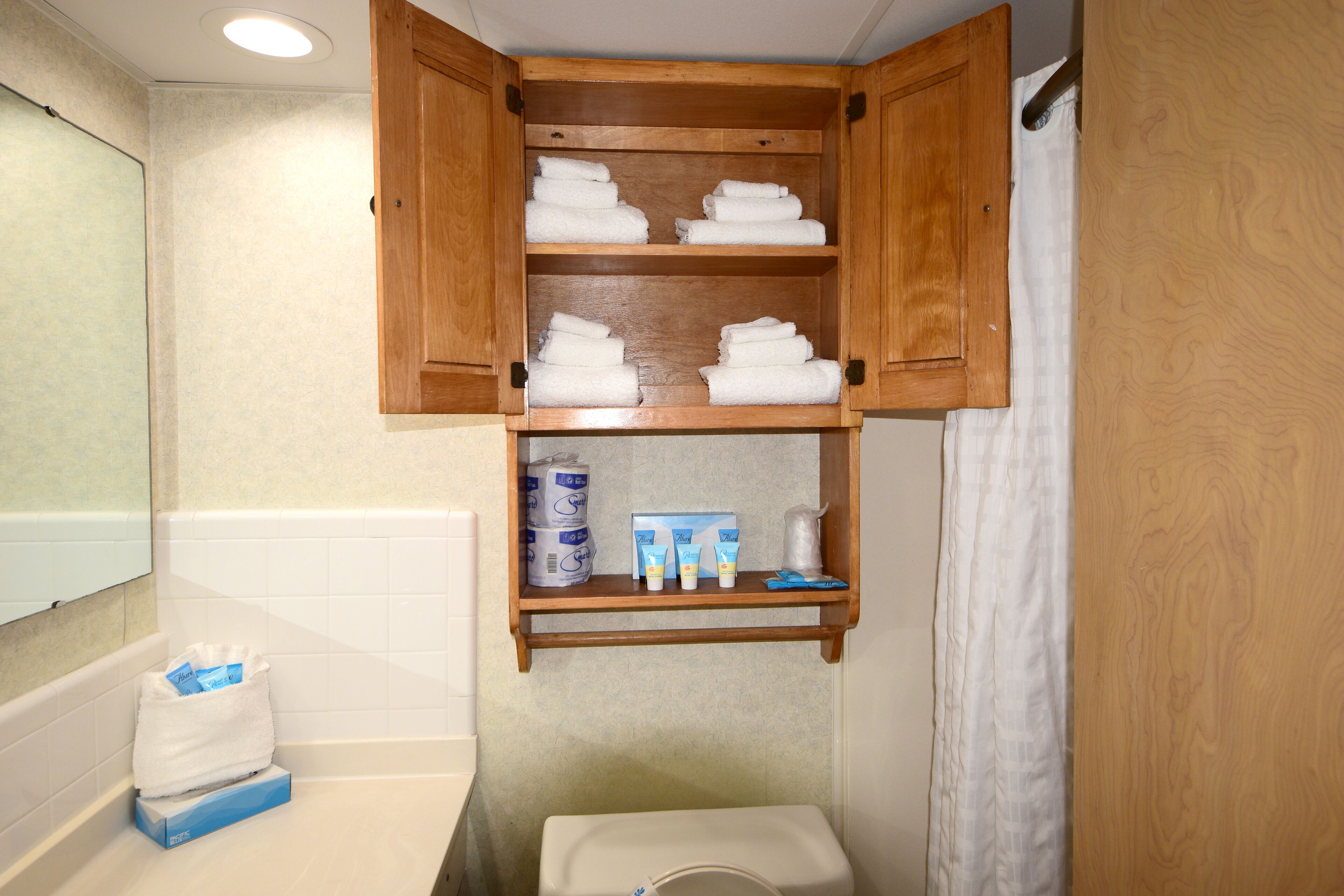 1 bedroom oceanfront (non-efficiency) with 1 queen bed and 1 sleeper sofa - c1n | bathroom | free toiletries, hair dryer, towels