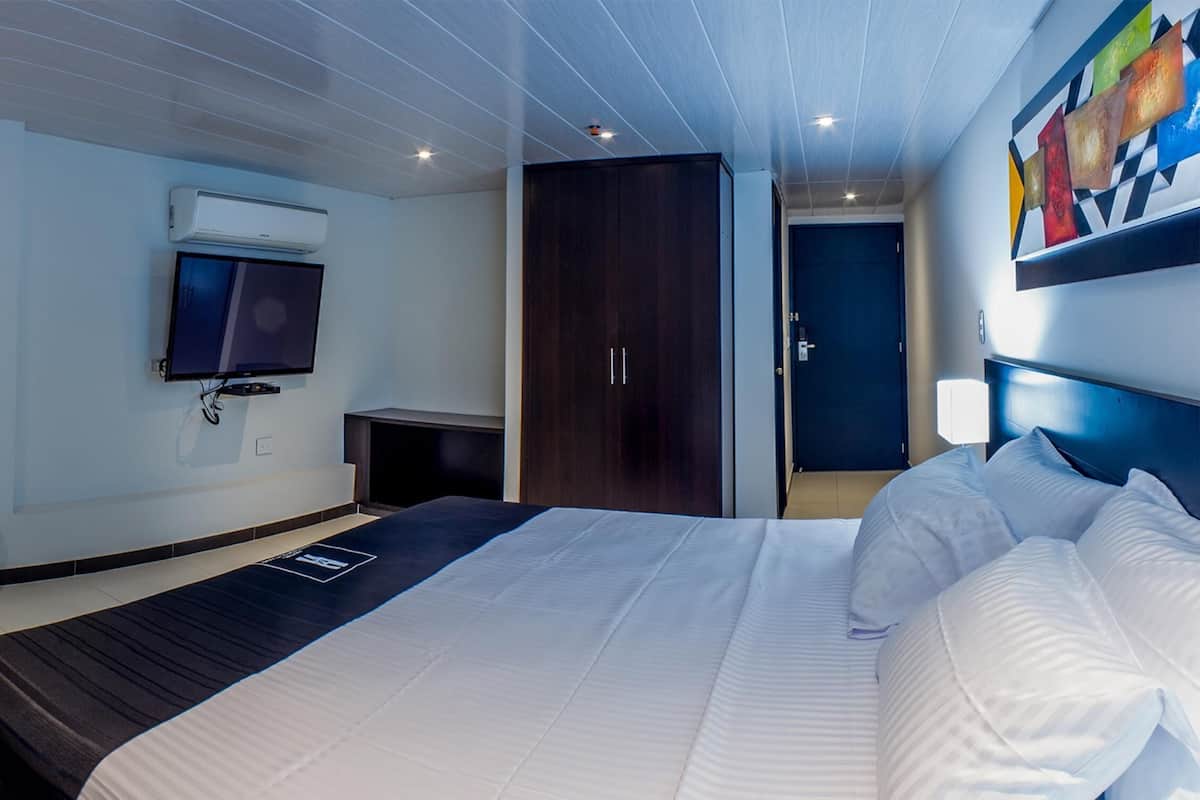 Premium bedding, Select Comfort beds, minibar, in-room safe