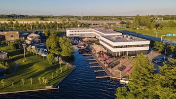 المنشأة من الخارج