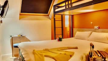 Double Room | Langsir/tirai gelap terus, Wi-fi percuma, cadar katil