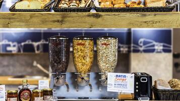 Daily buffet breakfast (EUR 9.90 per person)