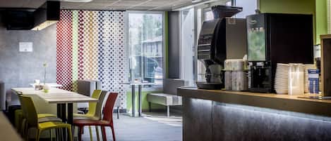 Morgenmadsbuffet hver dag (9.90 EUR pr. person)