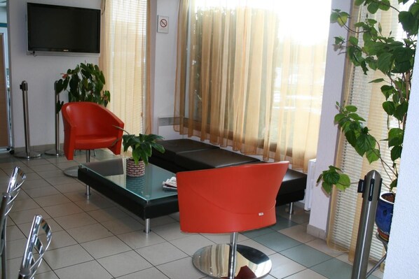 Lobby - ibis budget Thiers (Thiers)