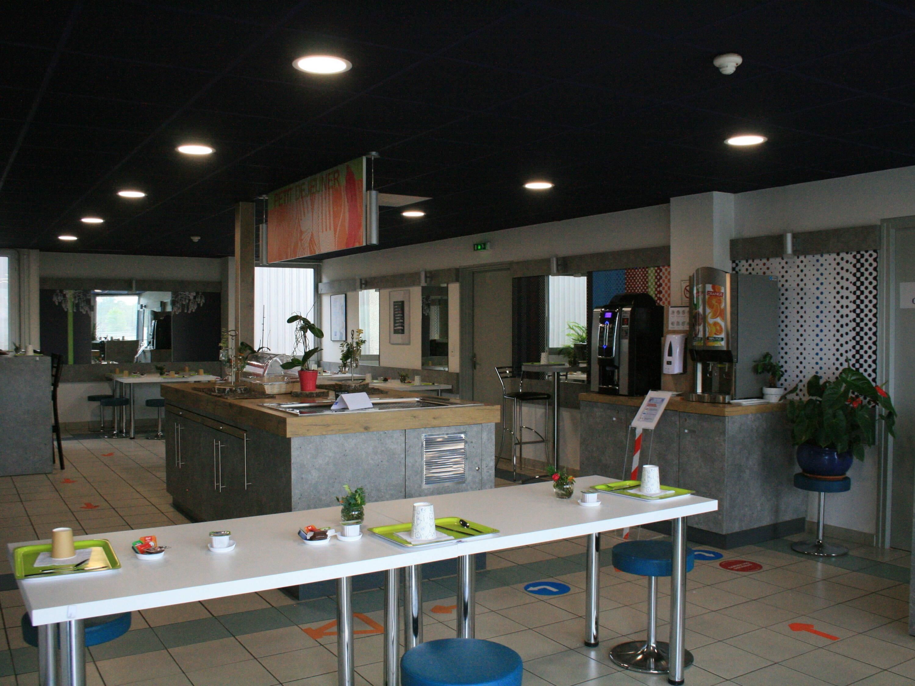 Daily buffet breakfast (EUR 6.60 per person)