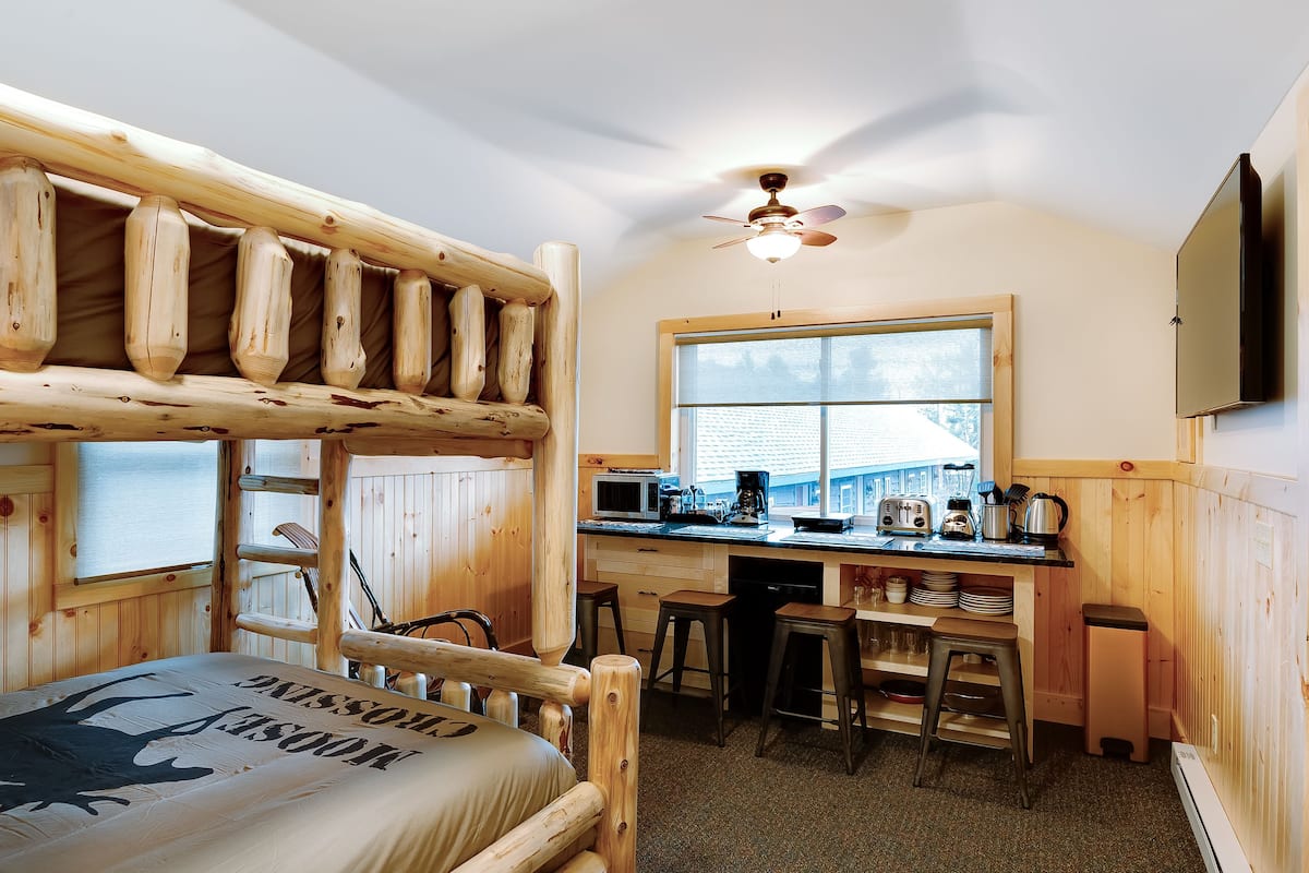 Cabin (11)