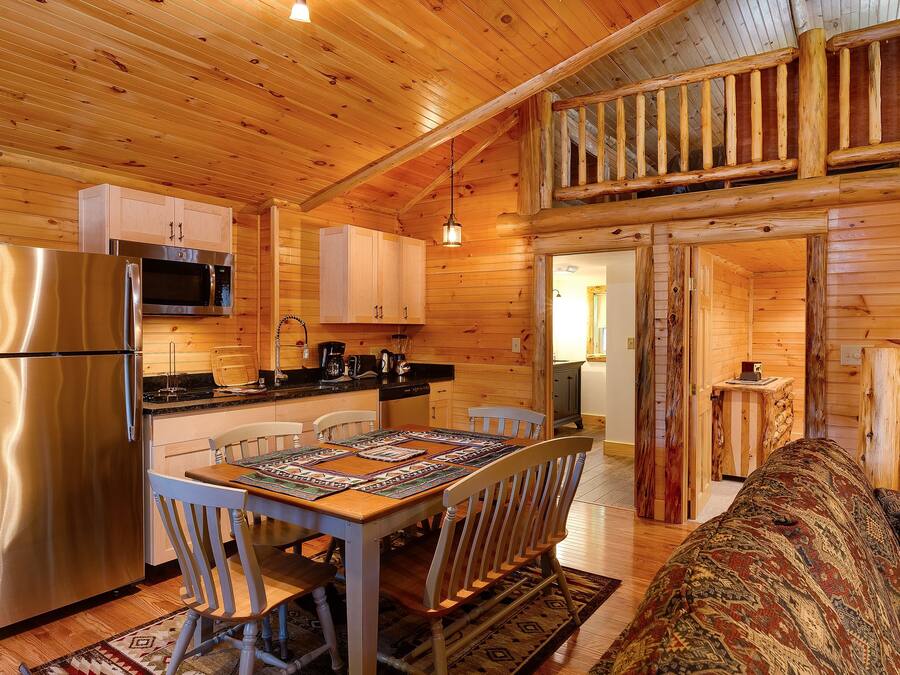Deluxe Loft Cabin with Private Outdoor Patio | In-room dining