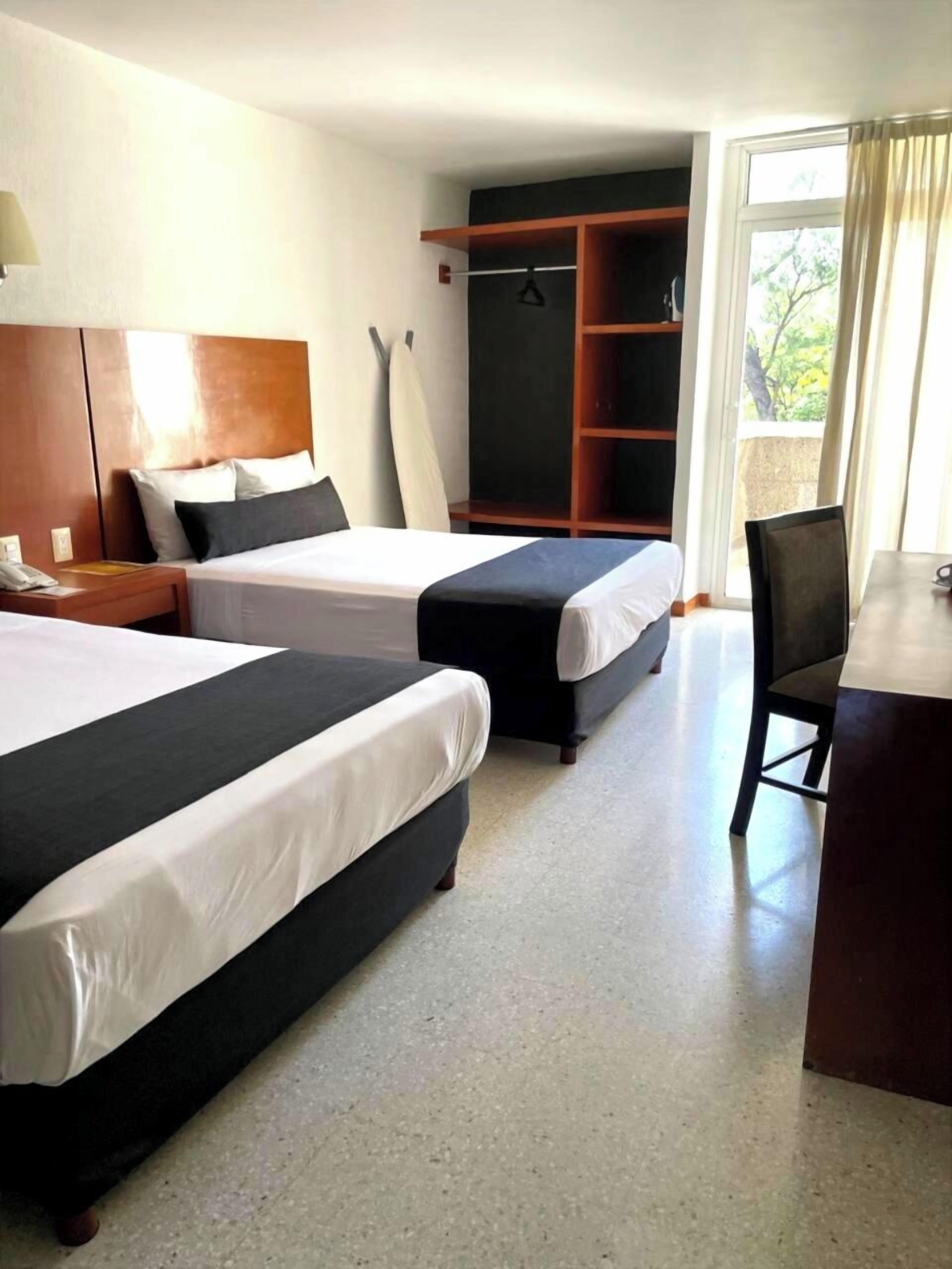 Ropa de cama de alta calidad y escritorio 