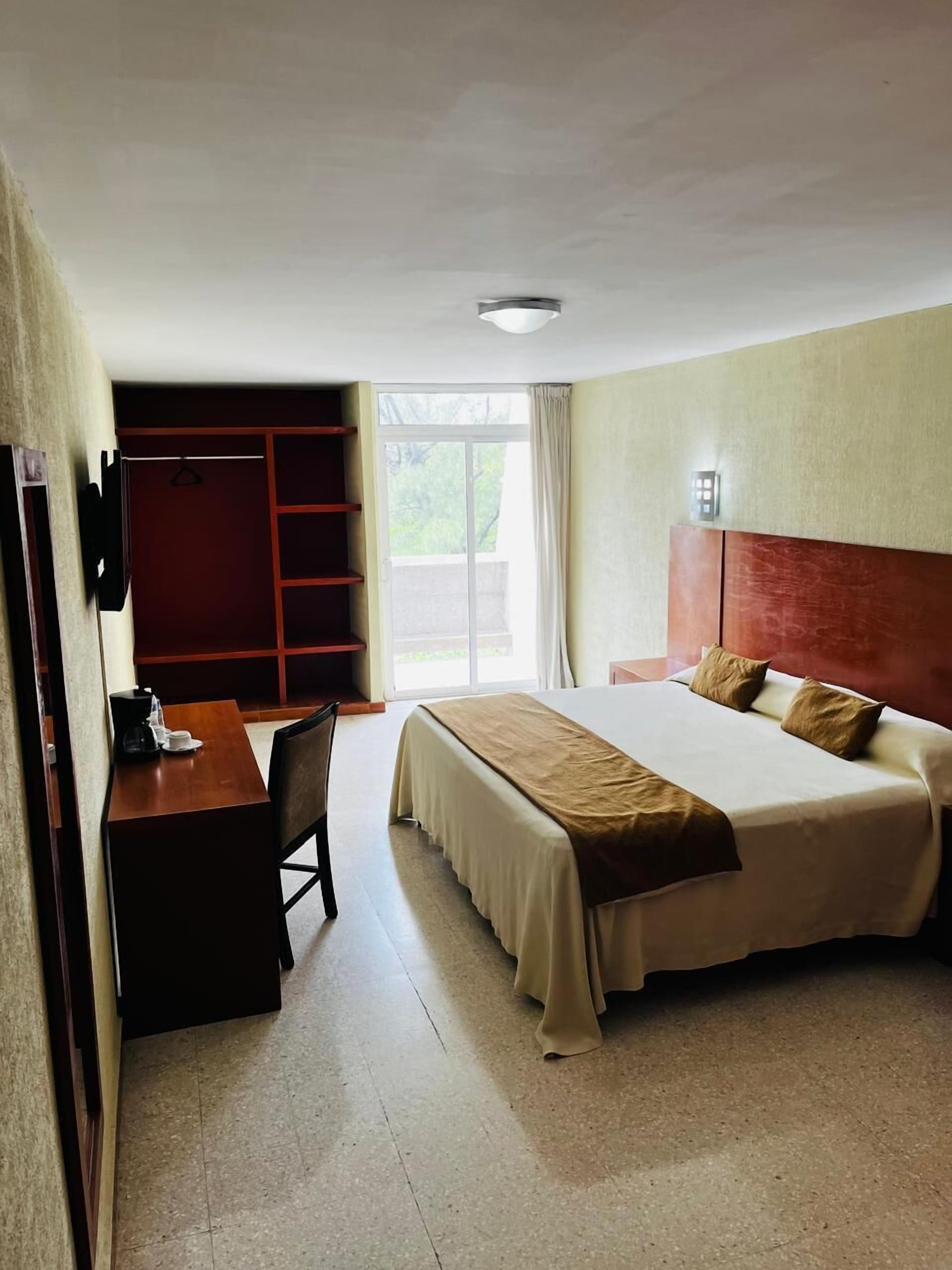 superior room, 1 queen bed, accessible | premium bedding, desk, laptop workspace, iron/ironing board