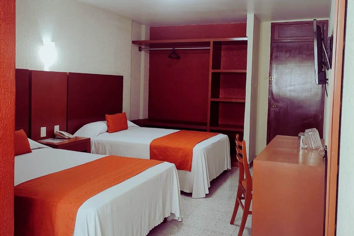 Ropa de cama de alta calidad y escritorio