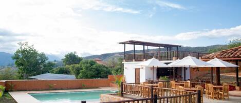 Outdoor pool, sun loungers