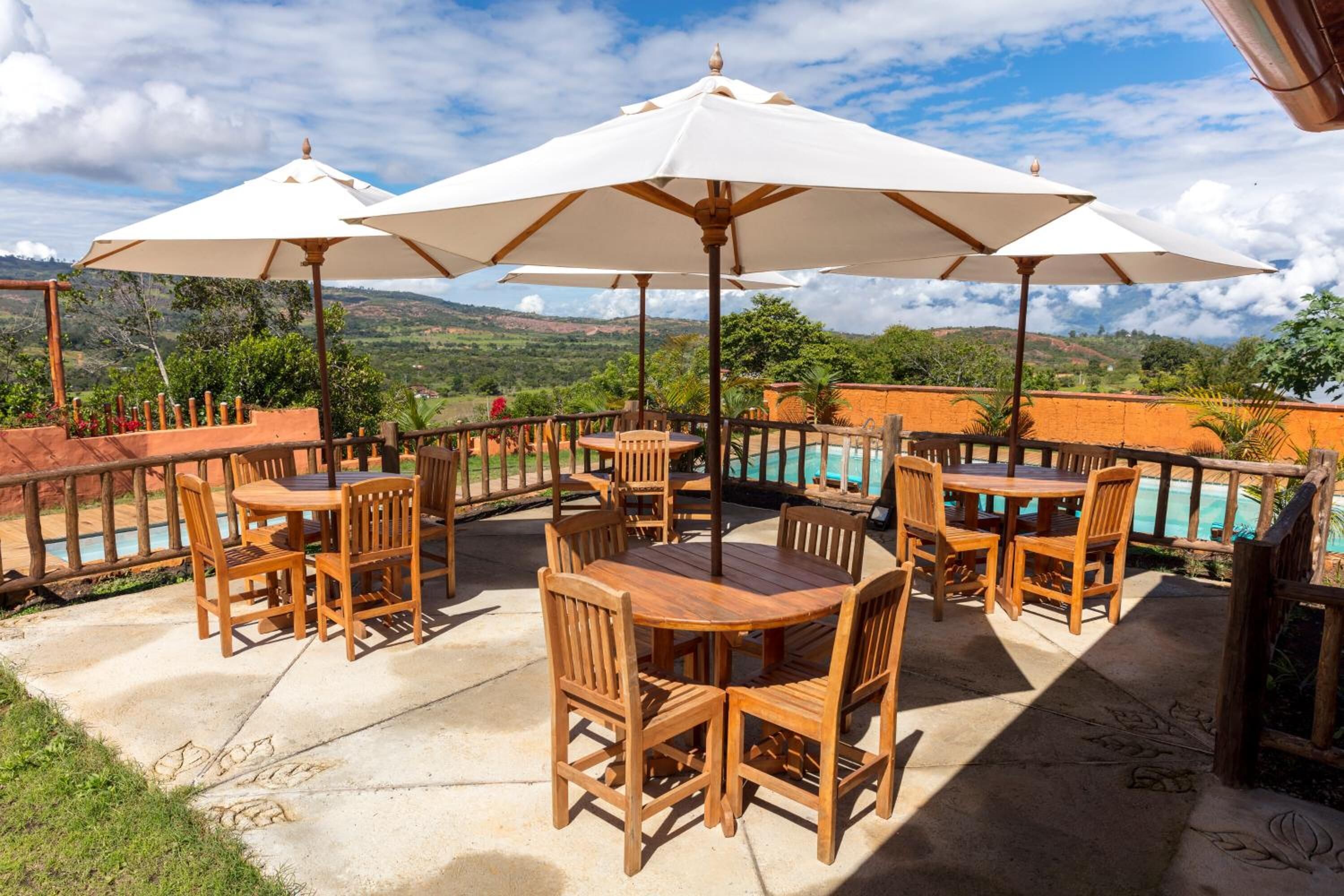 breakfast, lunch and dinner served