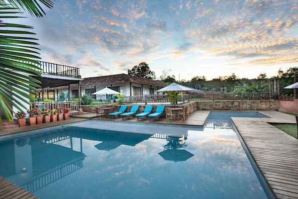 Außenpool, Liegestühle