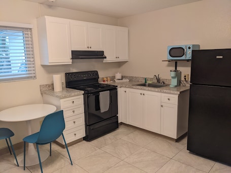 In-room safe, iron/ironing board, free WiFi, bed sheets. Queens Court