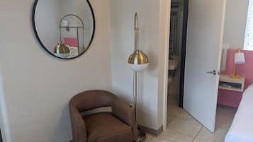 Basic Room | In-room safe, iron/ironing board, free WiFi, bed sheets