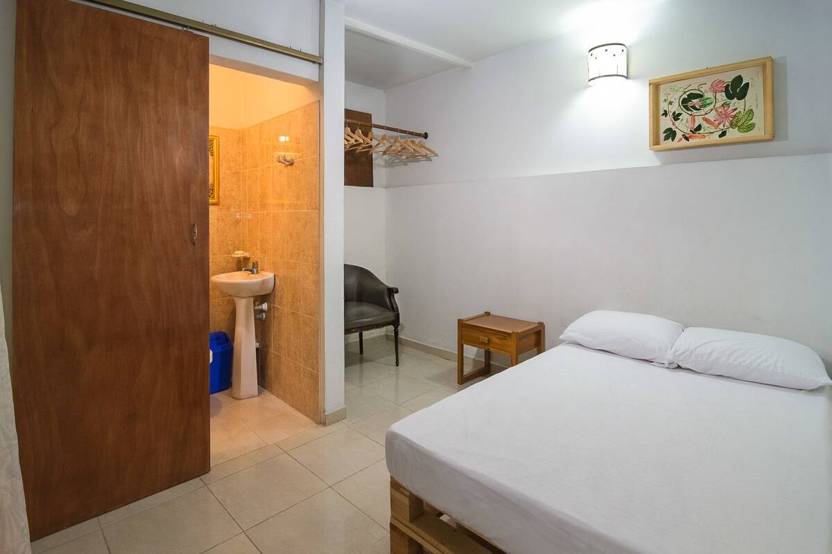 In-room safe, free WiFi