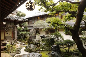 Courtyard - Takenoya (Izumo)