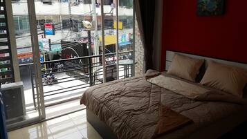 In-room safe, blackout curtains, free WiFi, bed sheets