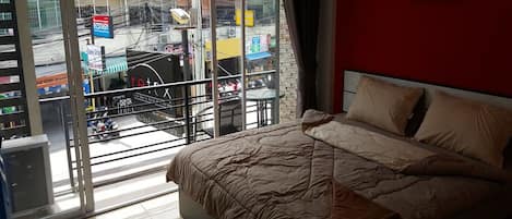 In-room safe, blackout curtains, free WiFi, bed sheets