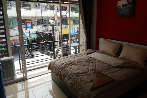 Retox Bar Hotel and Restaurant