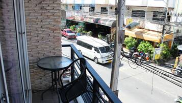 Deluxe Double Room | Terrace/patio