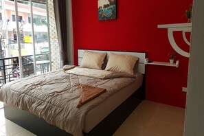 Dobbeltrom – deluxe | Safe på rommet, blendingsgardiner, wi-fi (inkludert) og sengetøy