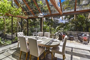 Luxury Birkenhead Villa by the Bay | Terrace/patio