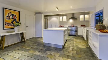 Luxury Birkenhead Villa by the Bay | Private kitchen | Fridge, microwave, oven, stovetop