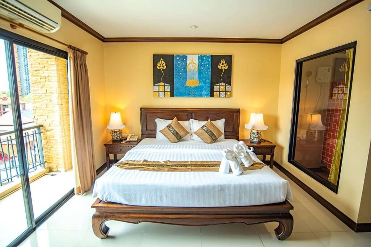 In-room safe, desk, blackout curtains, free WiFi