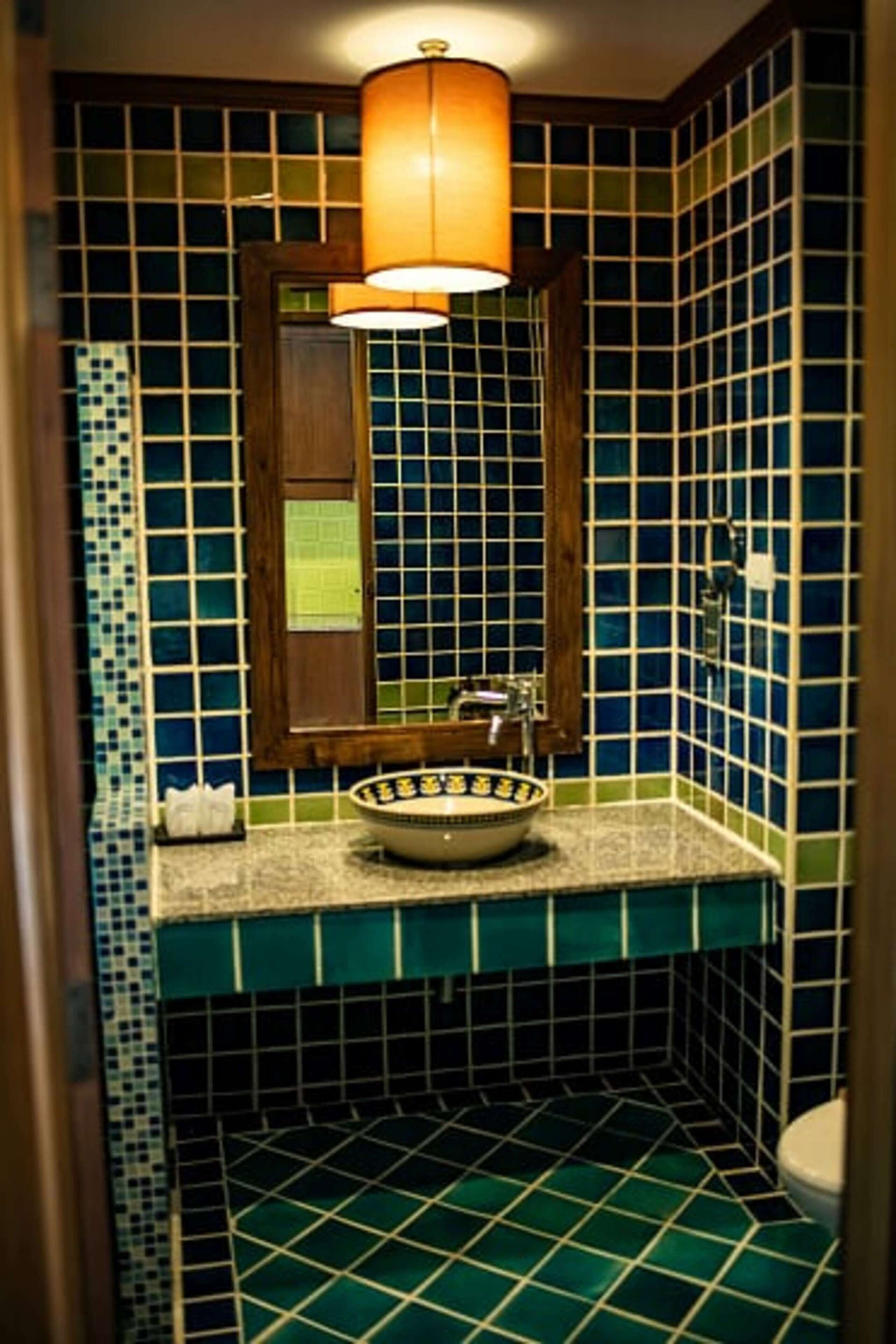 deluxe room, pool access | bathroom | free toiletries, hair dryer, towels